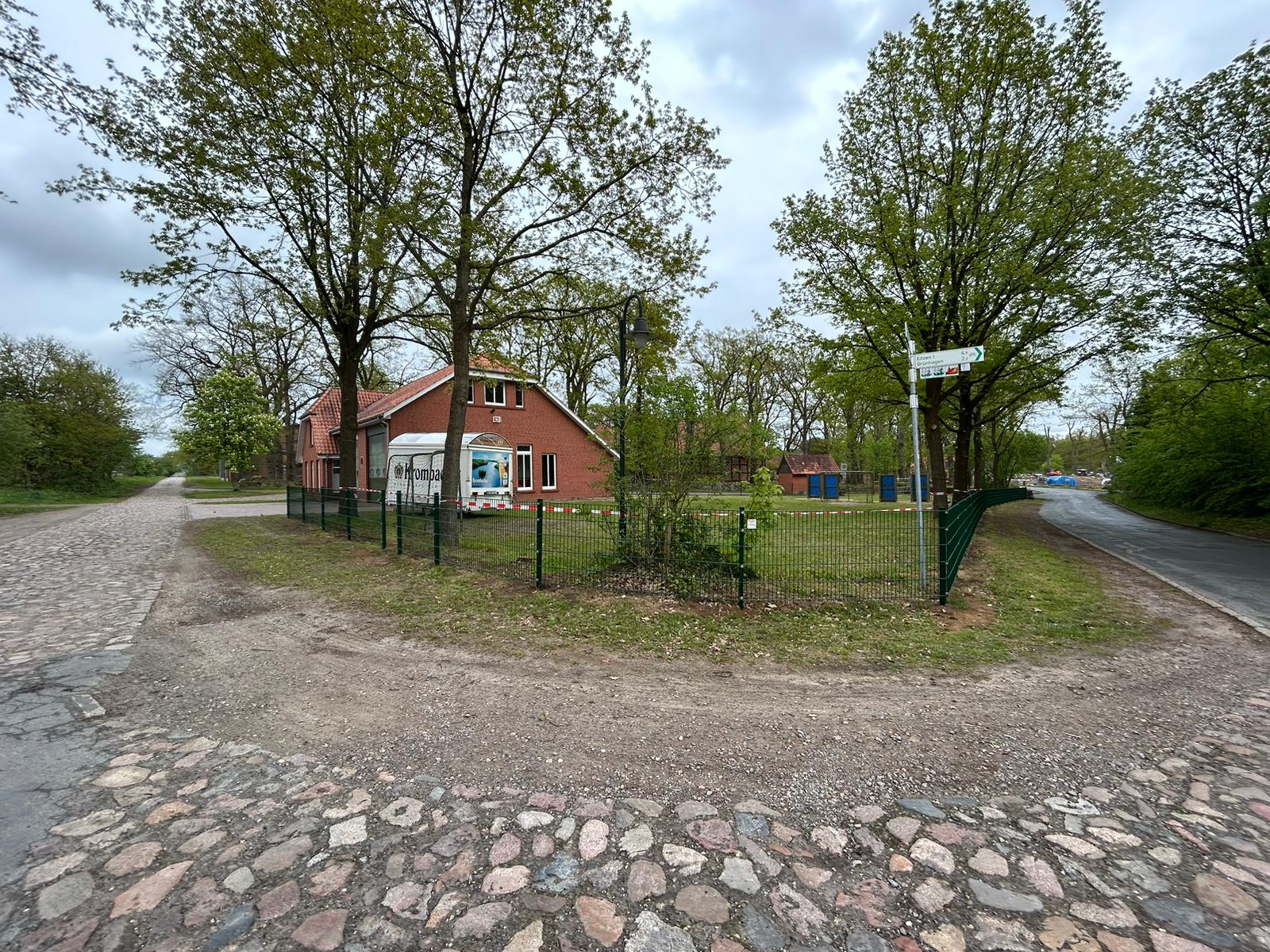 Zaun Feuerwehrhaus Hohenbostel